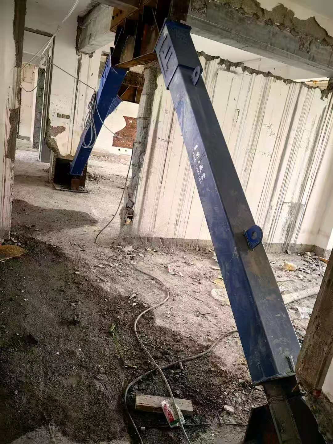 阜新柱子粘钢加固施工工艺